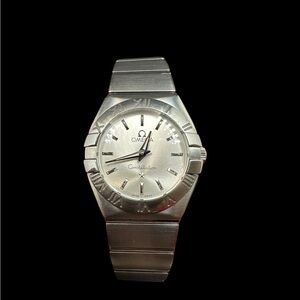 Omega Constellation Silver Timepiece. Incredible condition, with red felt bag